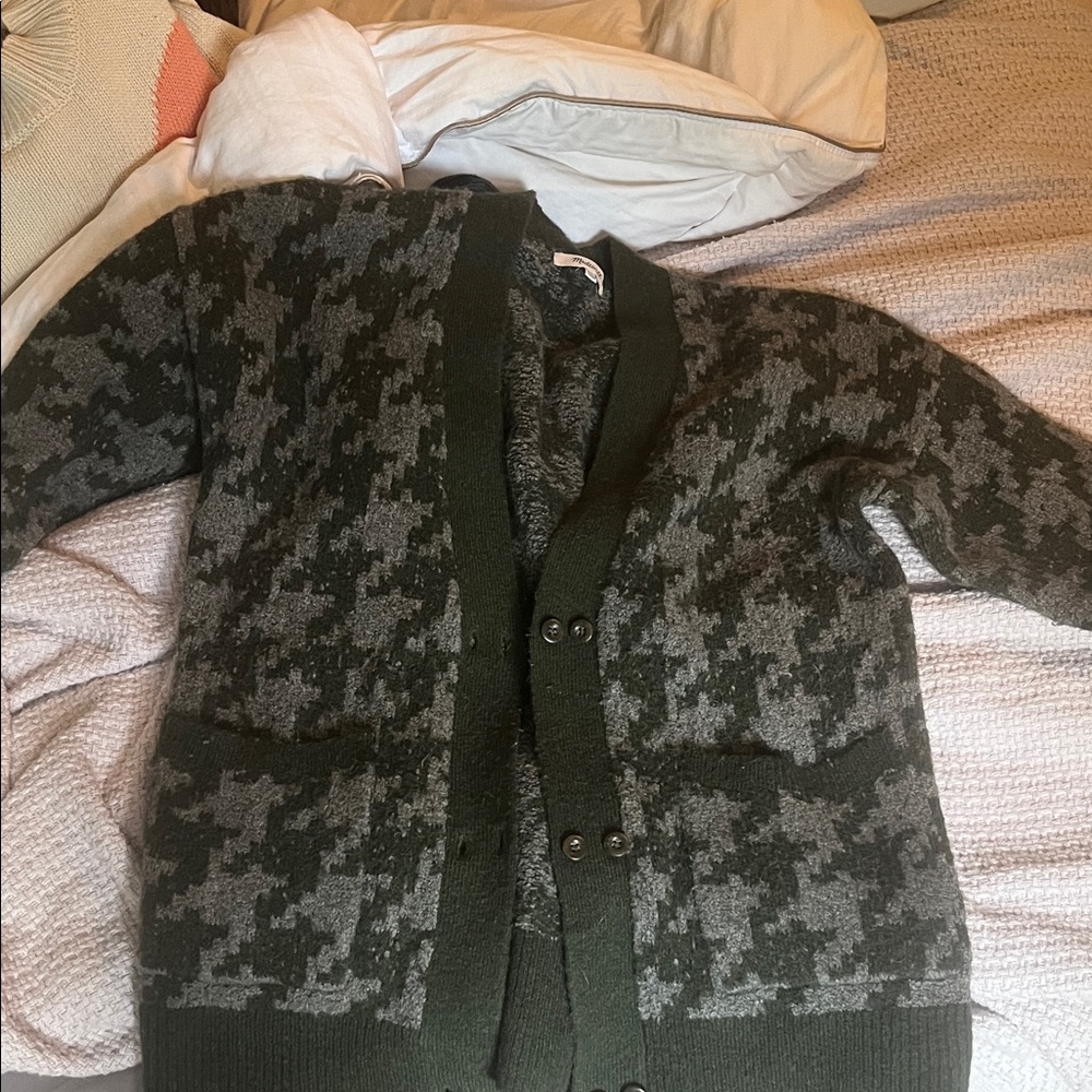 Women’s  Houndstooth Cardigan Sweater - Dark Green and Gray